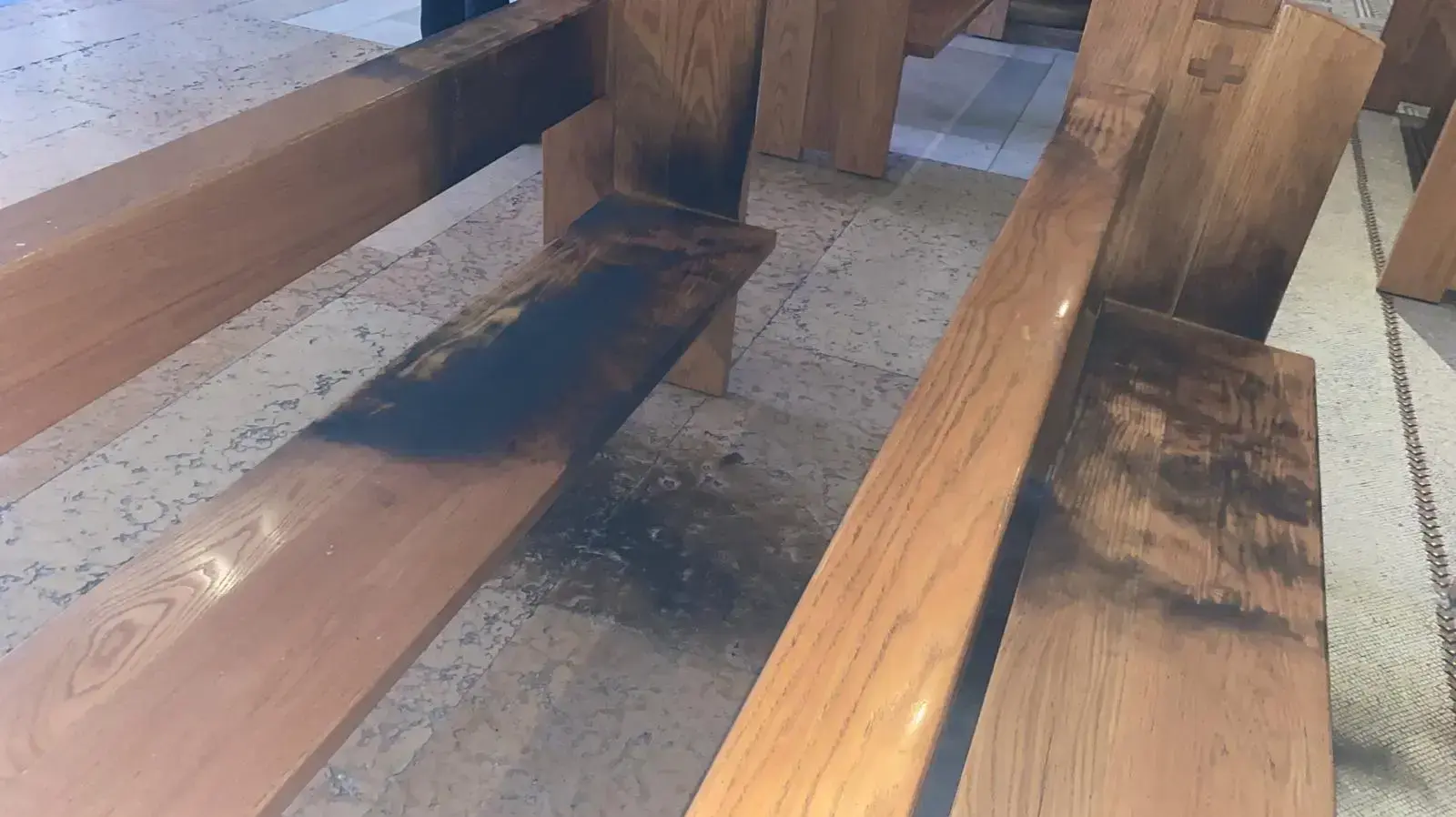 נזק שנגרם לספסל בכנסיית גת שמנים בירושלים. 4 בדצמבר 2020
נזק שנגרם לספסל בכנסיית גת שמנים בירושלים. 4 בדצמבר 2020