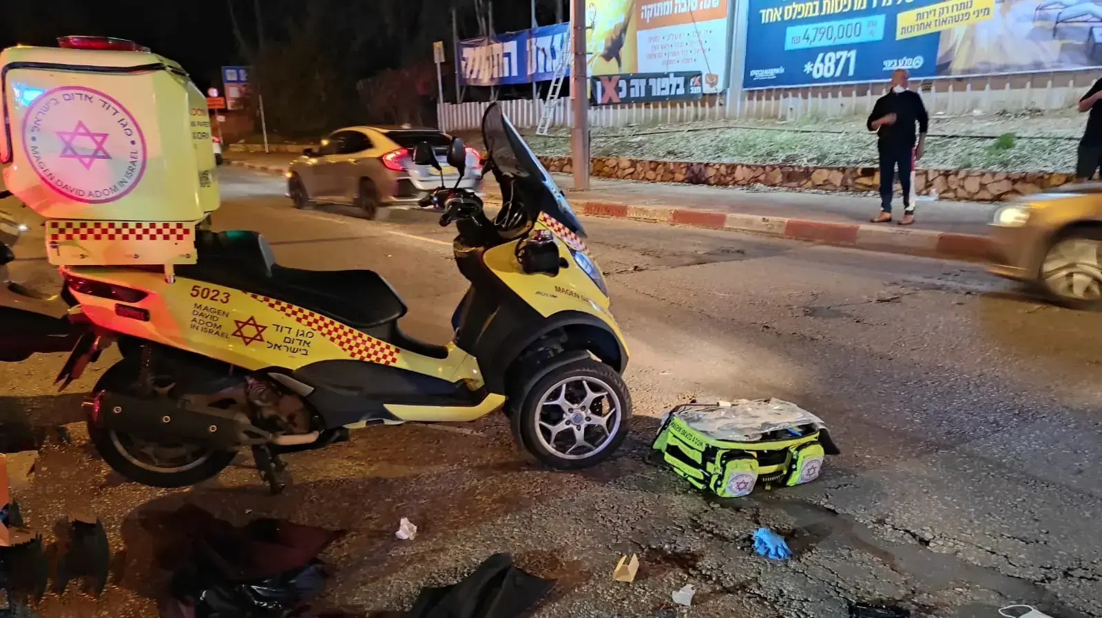 מפגין בן 82 נגד ראש הממשלה בנימין נתניהו נפגע מכלי רכב בצומת סביון, מצבו קשה מפגין בן 82 נגד ראש הממשלה בנימין נתניהו נפגע מכלי רכב בצומת סביון, מצבו קשה