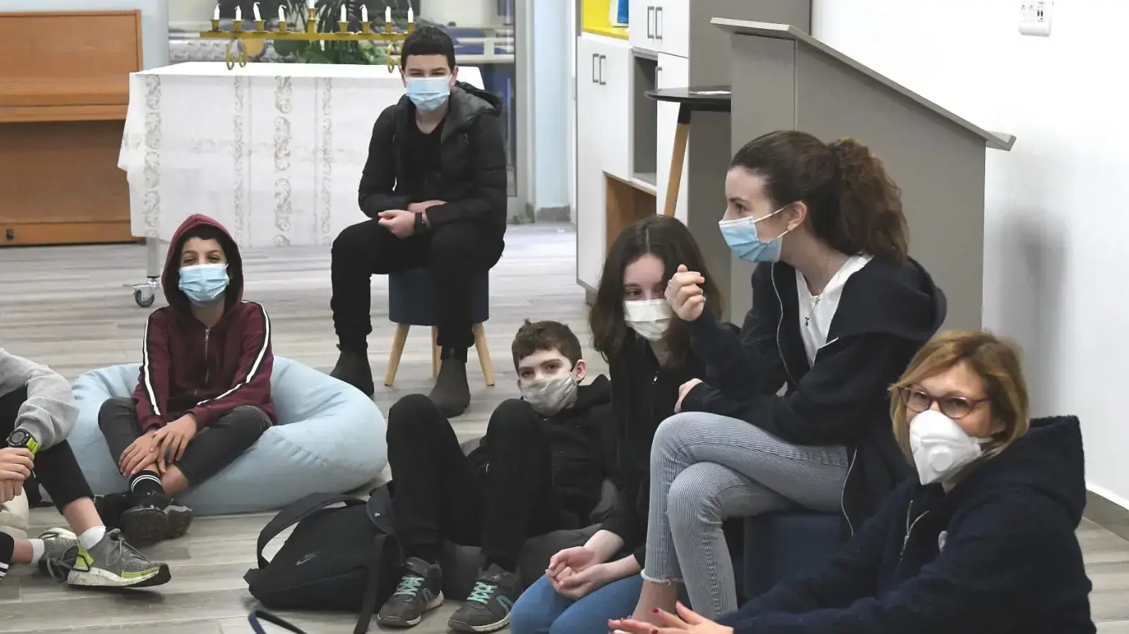 תלמידים חוזרים ללימודים, חטיבת ביניים השרון, רעננה, 6 בדצמבר 2020