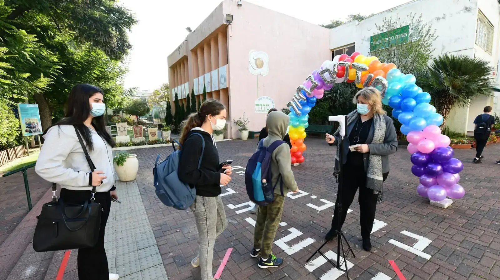 תלמידים חוזרים ללימודים, חטיבת ביניים השרון, רעננה, 6 בדצמבר 2020 תלמידים חוזרים ללימודים, חטיבת ביניים השרון, רעננה, 6 בדצמבר 2020