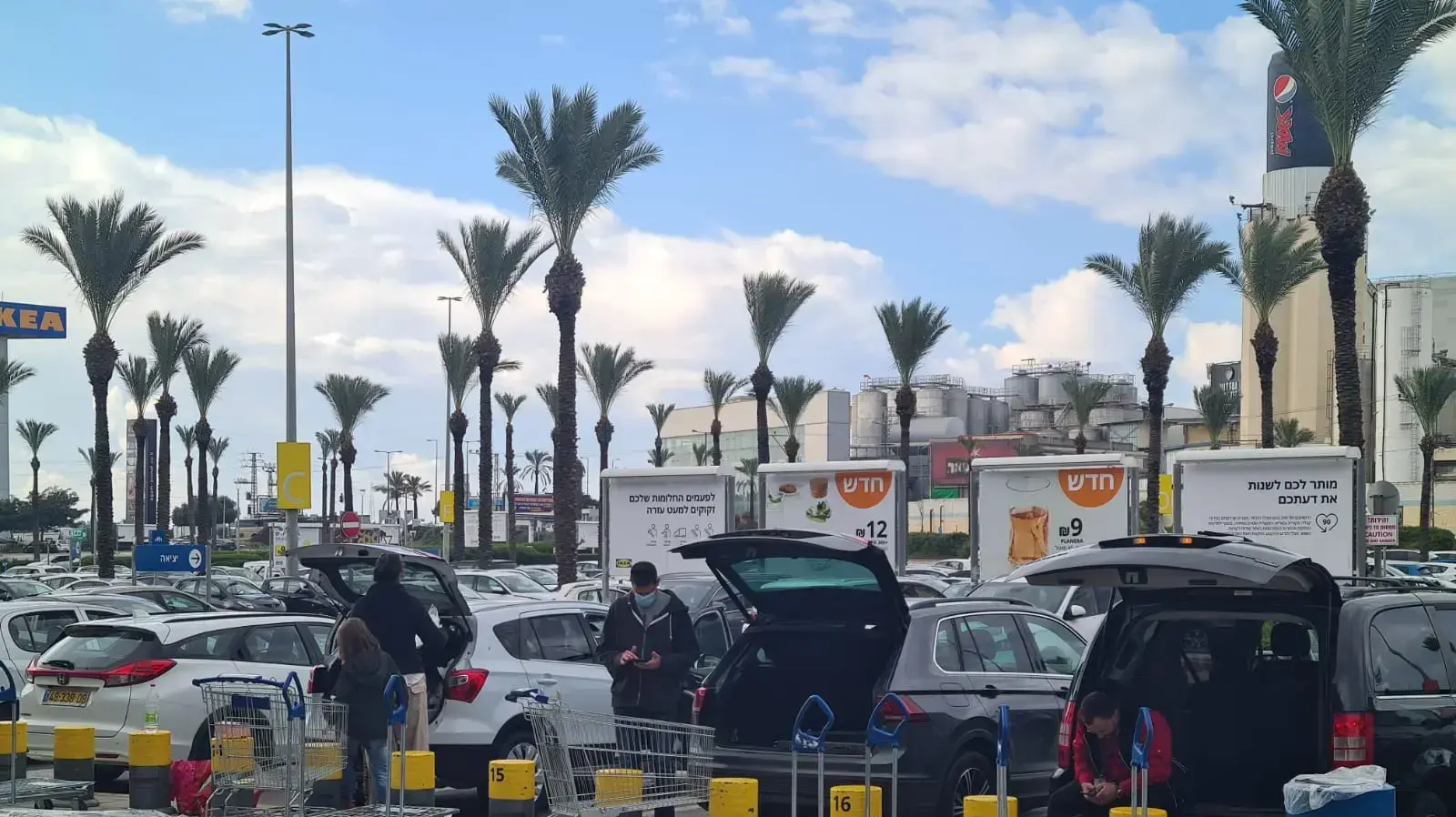 בניגוד להנחיות, איקאה פתחה את החנויות, נתניה, 6 בדצמבר 2020 בניגוד להנחיות, איקאה פתחה את החנויות, נתניה, 6 בדצמבר 2020