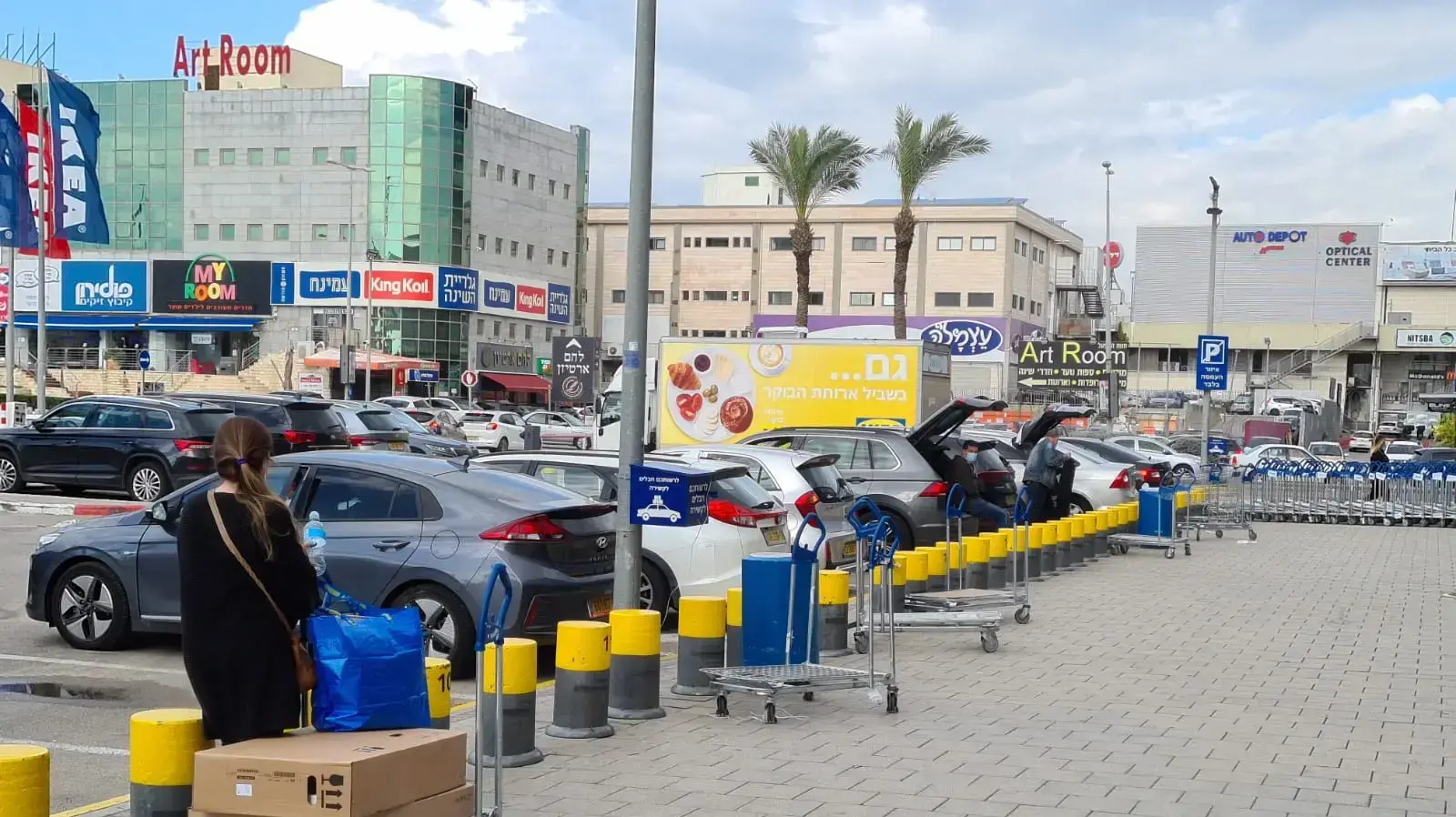 בניגוד להנחיות, איקאה פתחה את החנויות, נתניה, 6 בדצמבר 2020 בניגוד להנחיות, איקאה פתחה את החנויות, נתניה, 6 בדצמבר 2020