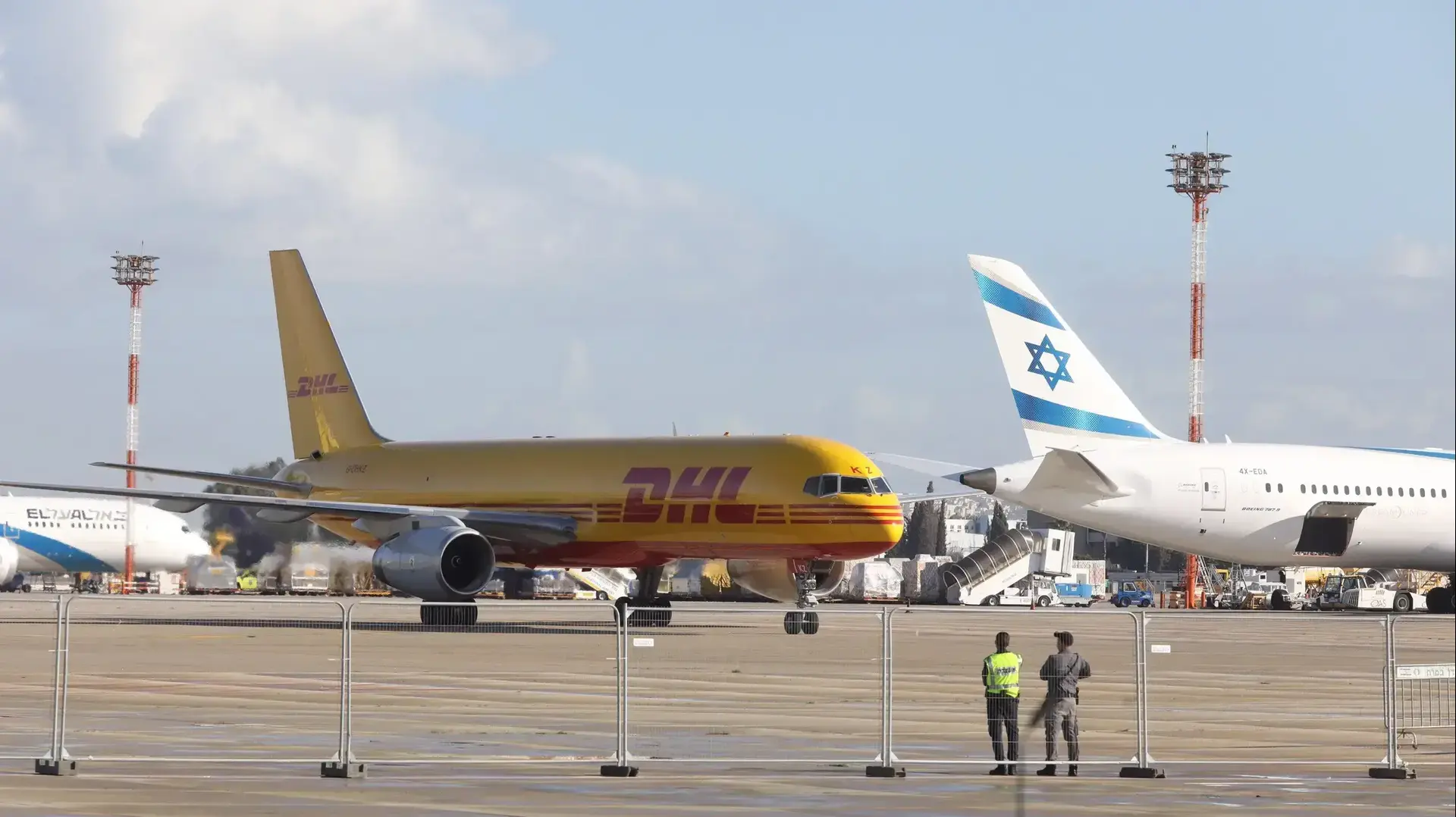 הגעת חיסוני פייזר לישראל, נתב"ג 9 בדצמבר 2020 הגעת חיסוני פייזר לישראל, נתב"ג 9 בדצמבר 2020