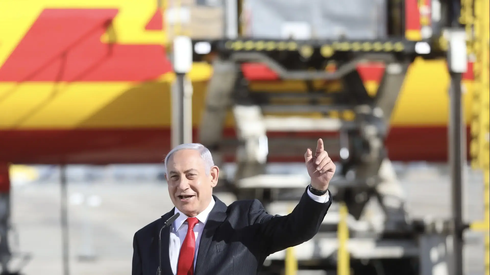 ראש הממשלה בנימין נתניהו בהגעת חיסוני פייזר לישראל, נתב"ג 9 בדצמבר 2020 ראש הממשלה בנימין נתניהו בהגעת חיסוני פייזר לישראל, נתב"ג 9 בדצמבר 2020