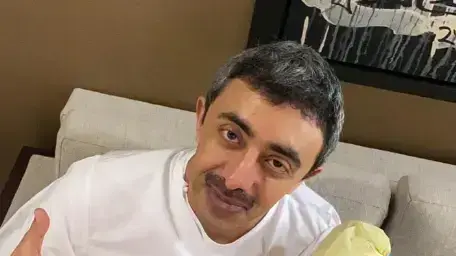 עבדאללה בן זאיד, שר החוץ של האמירויות מקבל חיסון לקורונה, אוקטובר 2020 עבדאללה בן זאיד, שר החוץ של האמירויות מקבל חיסון לקורונה, אוקטובר 2020