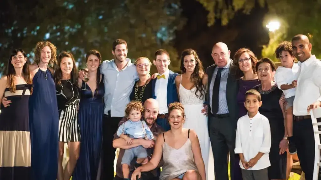 אלכסנדרה (אולה) פלונסקי ז"ל עם משפחתה אלכסנדרה (אולה) פלונסקי ז"ל עם משפחתה