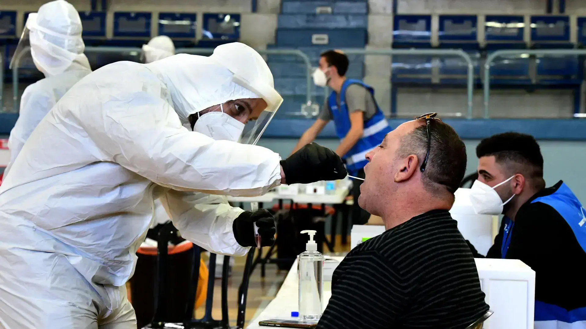 בדיקות קורונה. ביה"ס יגאל אלון, ראשון לציון 10 בדצמבר 2020
בדיקות קורונה. ביה"ס יגאל אלון, ראשון לציון 10 בדצמבר 2020