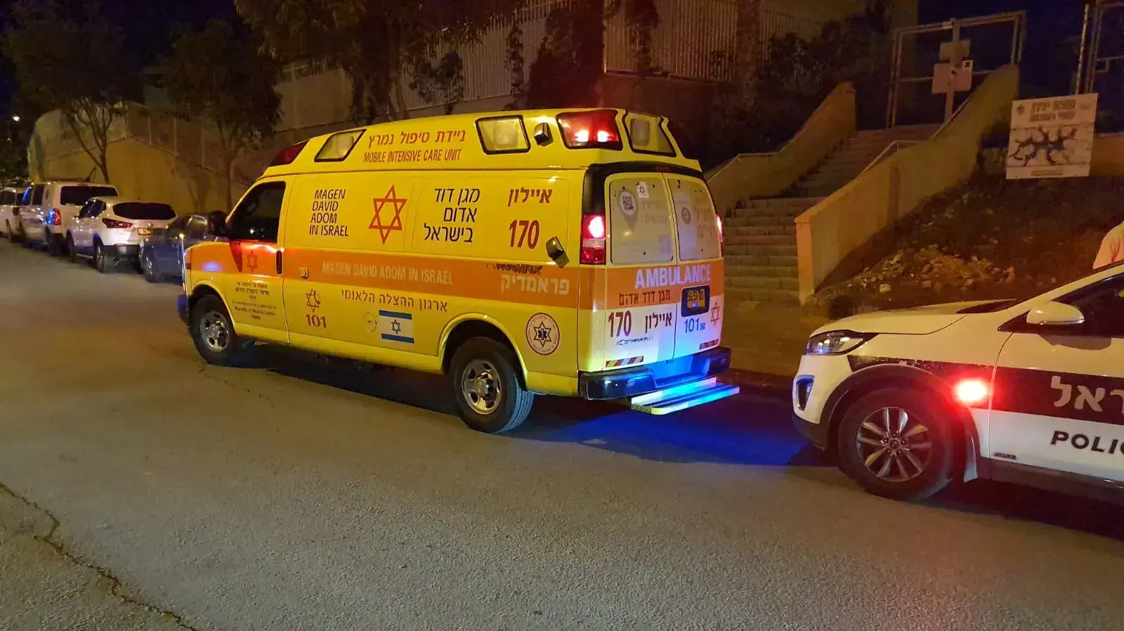זירת חשד לרצח אישה בת 50 ברחובות, 11 בדצמבר 2020 זירת חשד לרצח אישה בת 50 ברחובות, 11 בדצמבר 2020