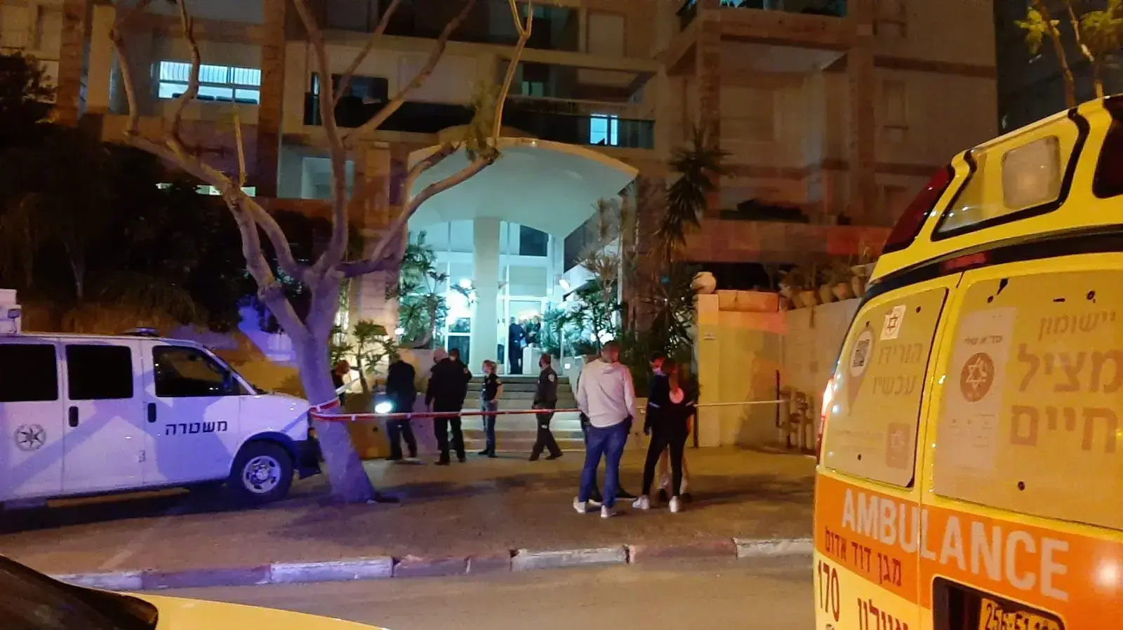 זירת החשד לרצח ברוחות, אישה בת 50 נדקרה למוות, 12 דצמבר 2020 זירת החשד לרצח ברוחות, אישה בת 50 נדקרה למוות, 12 דצמבר 2020