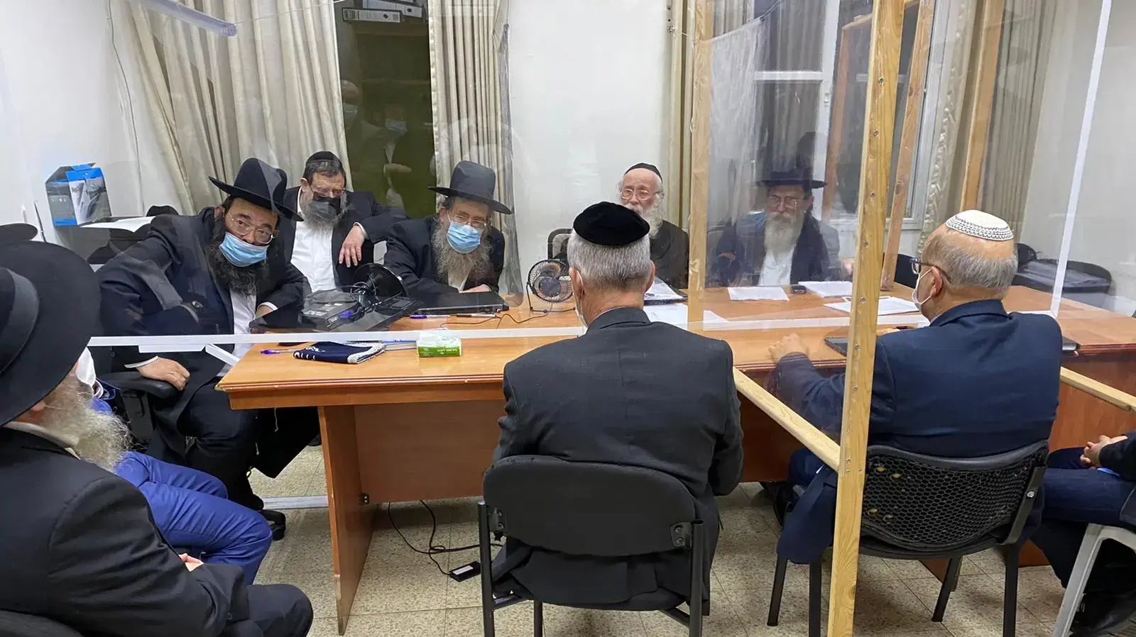 פגישת הדיינים הרבנים ובראשם הרב יהודה סילמן
עם בכירי מערכת הבריאות ובראשם חזי לוי ונחמן אש, בית הדין בבני ברק, 13 בדצמבר 2020 פגישת הדיינים הרבנים ובראשם הרב יהודה סילמן
עם בכירי מערכת הבריאות ובראשם חזי לוי ונחמן אש, בית הדין בבני ברק, 13 בדצמבר 2020