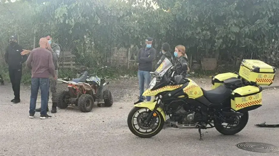 זירת תאונה ברמלה בה ילד בן 8 שרכב על טרקטורון צעצוע נפגע מרכב ונפצע באורח קשה. 14 בדצמבר 2020 זירת תאונה ברמלה בה ילד בן 8 שרכב על טרקטורון צעצוע נפגע מרכב ונפצע באורח קשה. 14 בדצמבר 2020