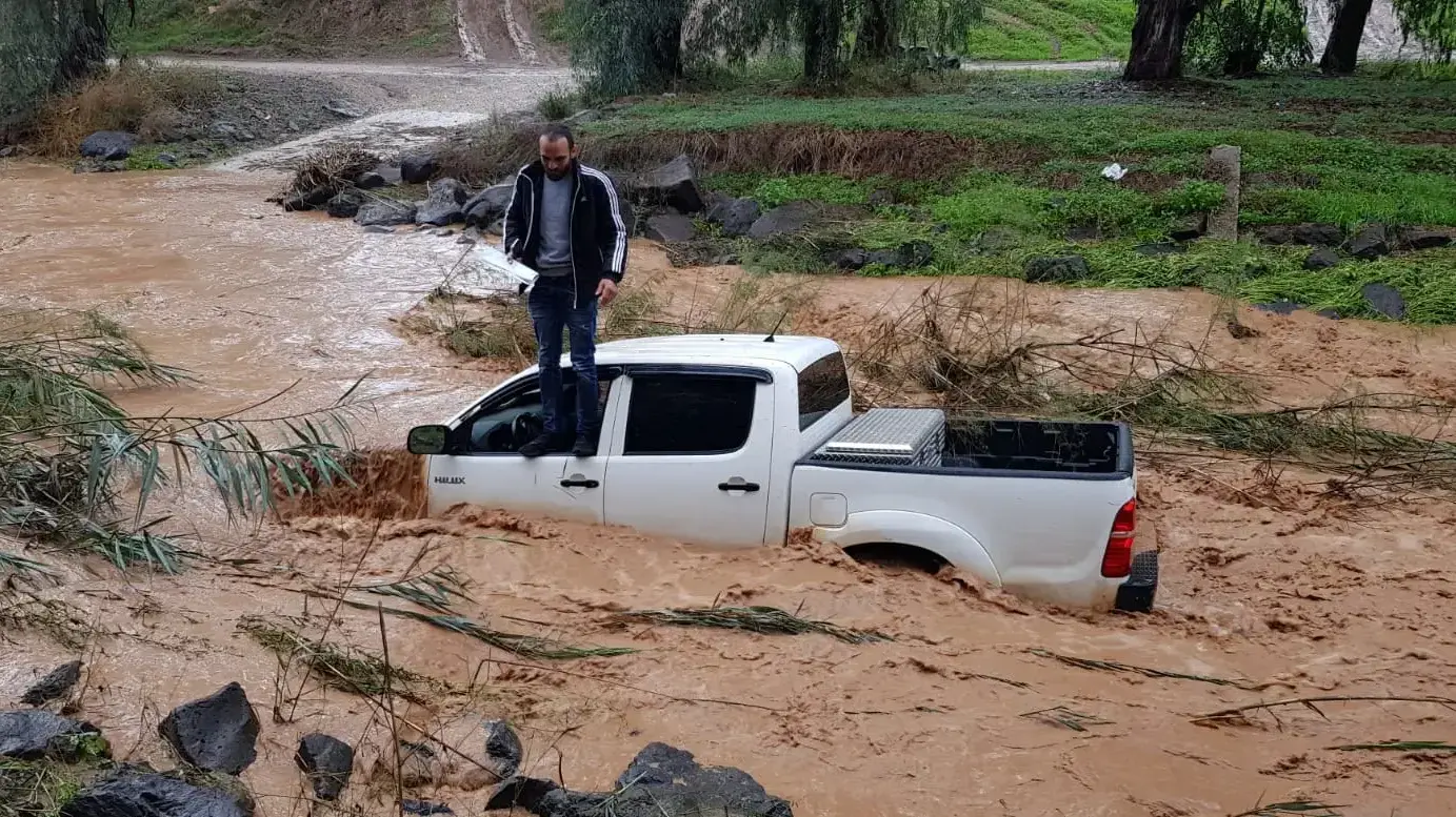 רכב תקוע בעקבות מזג האוויר הסוער במפל בניאס 16 בדצמבר 2020 רכב תקוע בעקבות מזג האוויר הסוער במפל בניאס 16 בדצמבר 2020