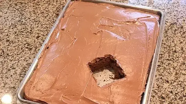 גברים עם בדיחות גרועות לנשים שלהן גברים עם בדיחות גרועות לנשים שלהן
