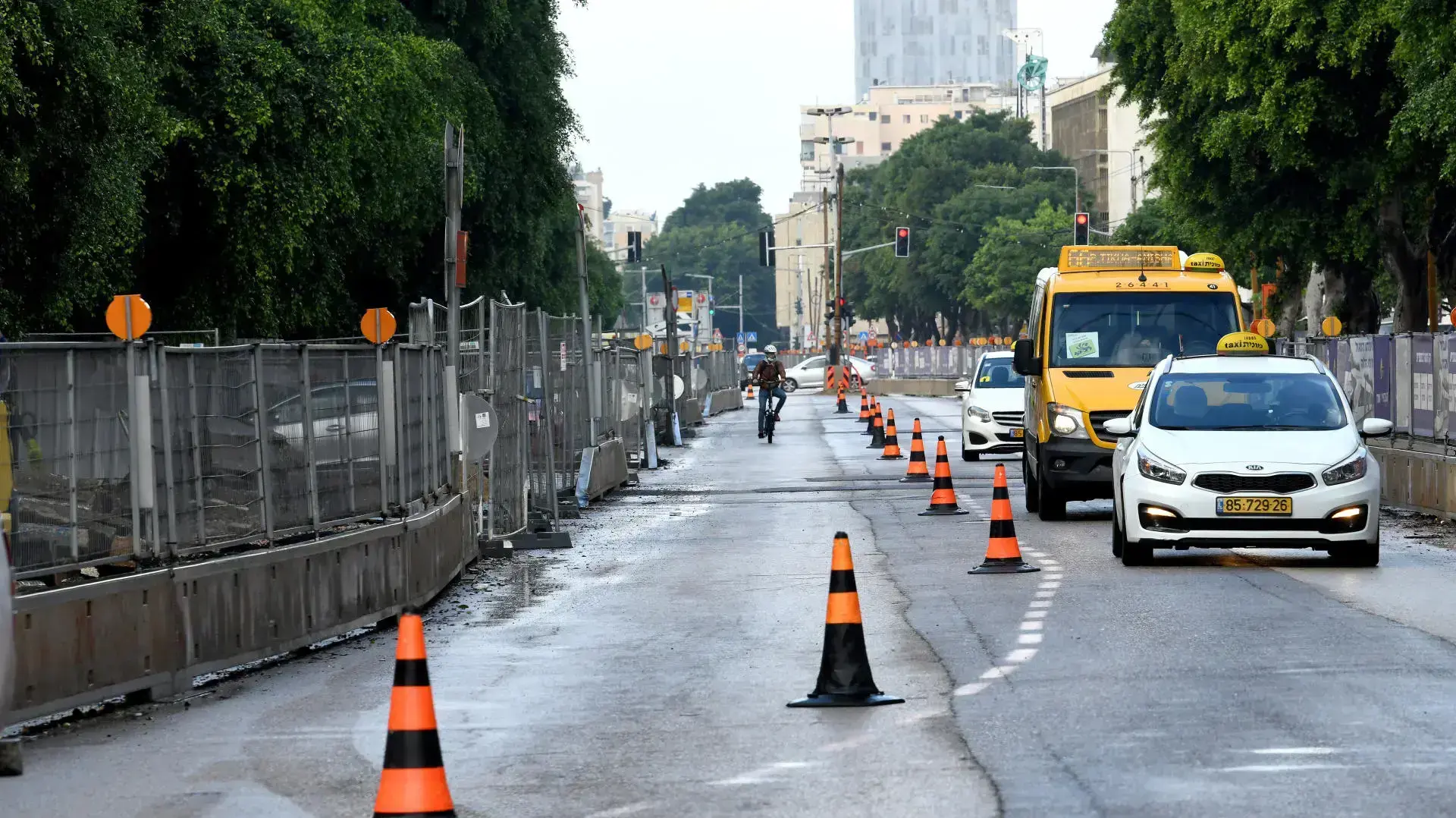 עבודות הרכבת הקלה ברחוב ארלוזורוב, תל אביב
17 בדצמבר 2020 עבודות הרכבת הקלה ברחוב ארלוזורוב, תל אביב
17 בדצמבר 2020