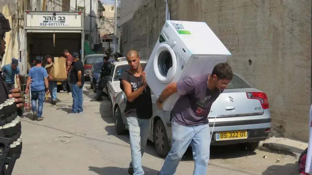 הכנסת ציוד לבית הכנסת התימני העתיק בכפר השילוח, 19 באוקטובר 2015 הכנסת ציוד לבית הכנסת התימני העתיק בכפר השילוח, 19 באוקטובר 2015