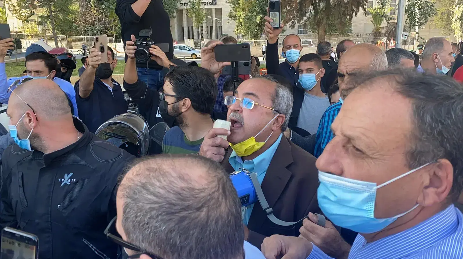 ח"כ אחמד טיבי בהפגנה המחאה נגד האלימות בחברה העברית, ירושלים ח"כ אחמד טיבי בהפגנה המחאה נגד האלימות בחברה העברית, ירושלים