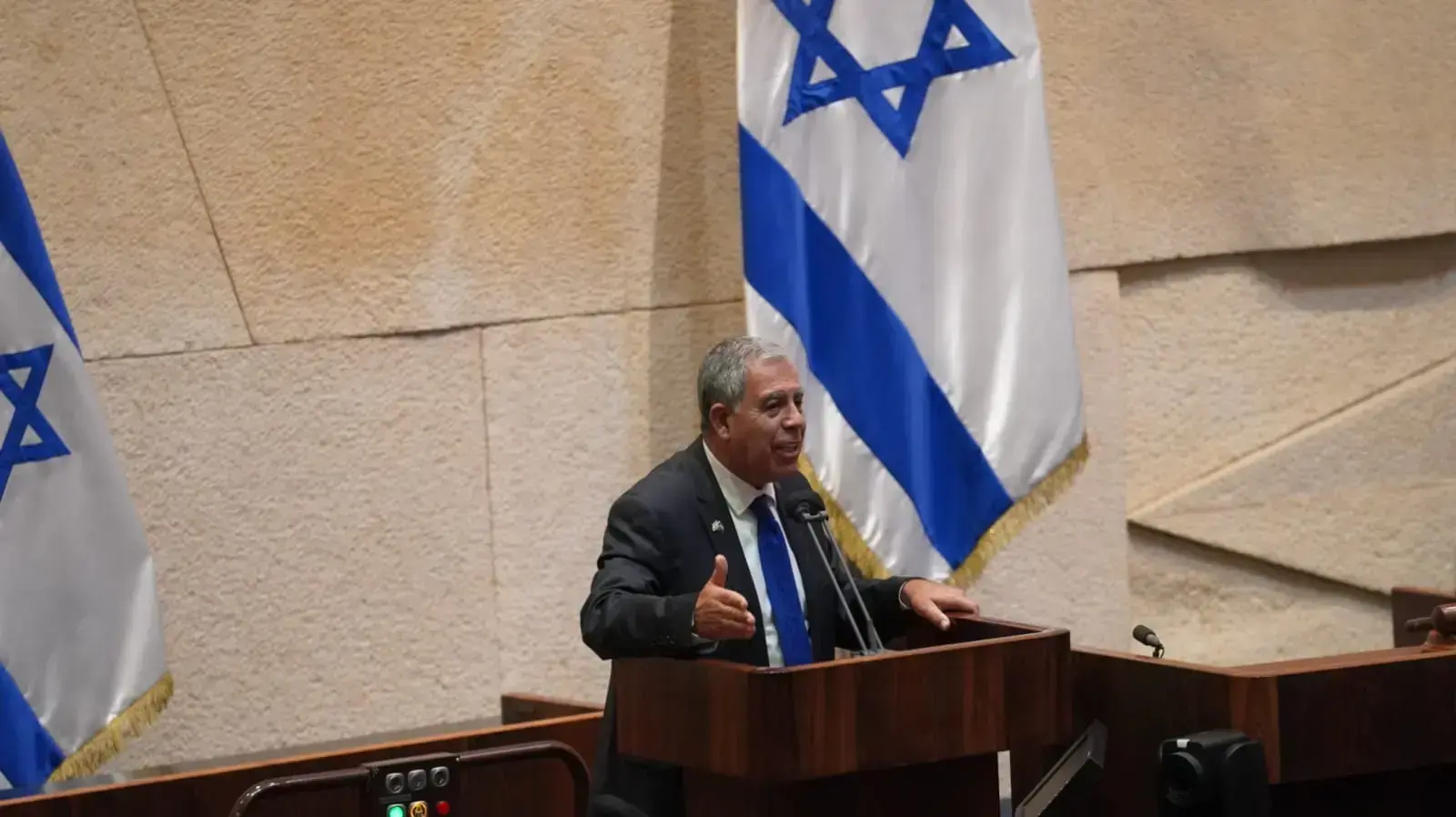 מיקי לוי במהלך נאומה במליאת הכנסת 21 בדצמבר 2020