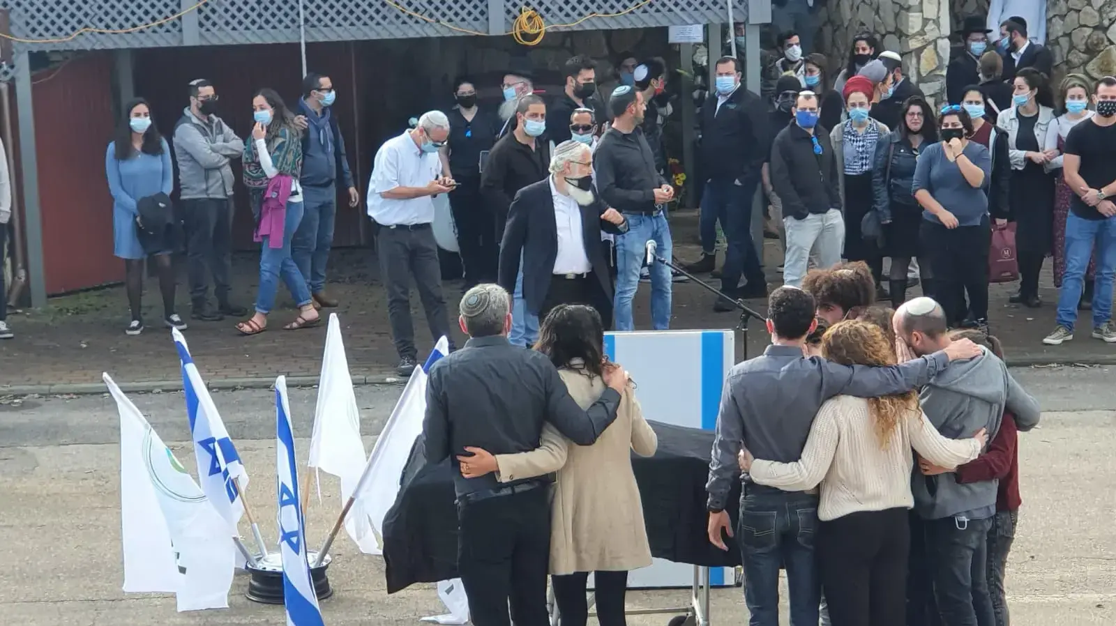 הלוויה של אסתר הורגן הנרצחת מהשומרון. בית העלמין, שקד, טל מנשה, 22 בדצמבר 2020 הלוויה של אסתר הורגן הנרצחת מהשומרון. בית העלמין, שקד, טל מנשה, 22 בדצמבר 2020