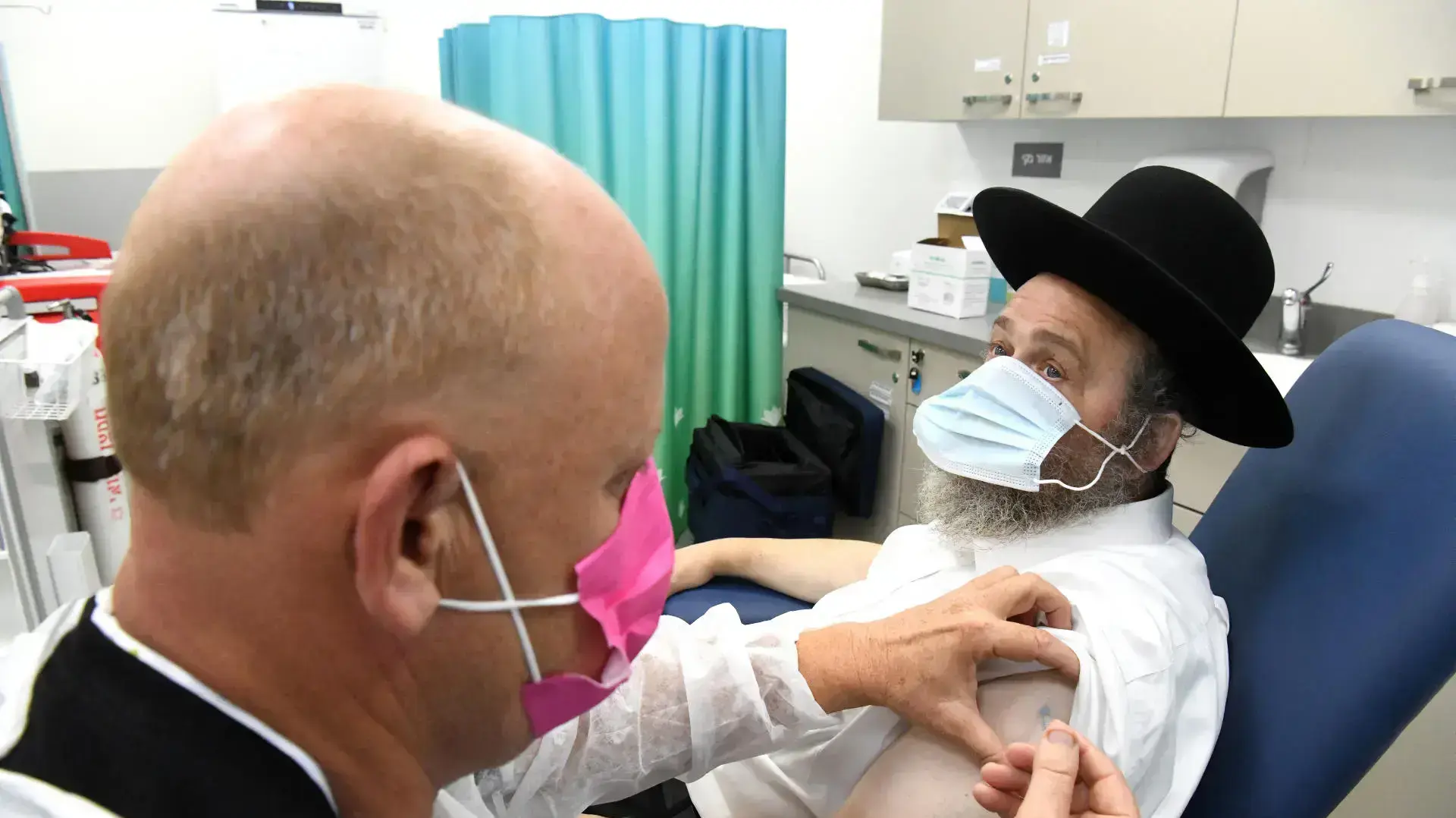 חיסונים נגד קורונה בקופת חולים לאומית, בני ברק 23 בדצמבר 2020 