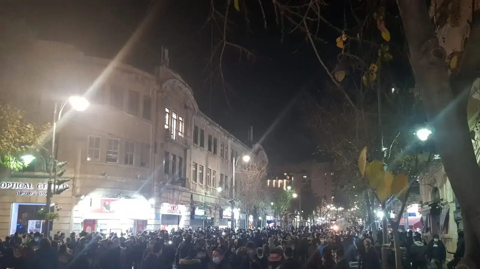 עשרות מפגינים סמוך לצומת המטה הארצי ובמרכז ירושלים, במחאה על מותו של אהוביה סנדק, נער הגבעות שנהרג במהלך מרדף משטרתי השבוע. 24 בדצמבר 2020 עשרות מפגינים סמוך לצומת המטה הארצי ובמרכז ירושלים, במחאה על מותו של אהוביה סנדק, נער הגבעות שנהרג במהלך מרדף משטרתי השבוע. 24 בדצמבר 2020