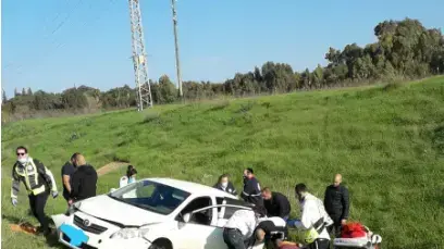 זירת התאונה בכביש 6 סמוך למחלף נחשונים לכיוון צפון. 28 בדצמבר 2020
זירת התאונה בכביש 6 סמוך למחלף נחשונים לכיוון צפון. 28 בדצמבר 2020