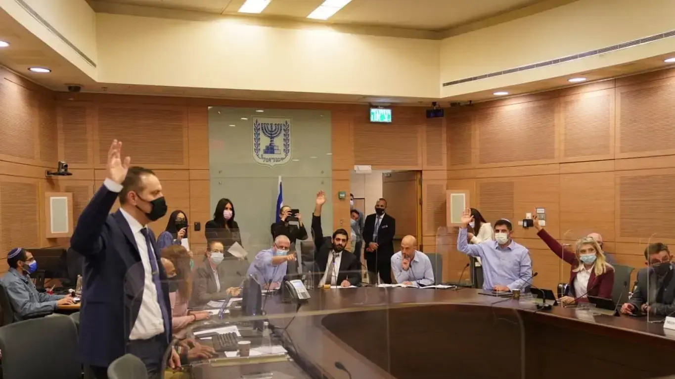 ועדת החוקה | תקנות הסגר, מתווה התפילות בחגים הנוצריים והגבלת פעילות במקומות עבודה. כנסת, ירושלים 28 בדצמבר 2020 ועדת החוקה | תקנות הסגר, מתווה התפילות בחגים הנוצריים והגבלת פעילות במקומות עבודה. כנסת, ירושלים 28 בדצמבר 2020