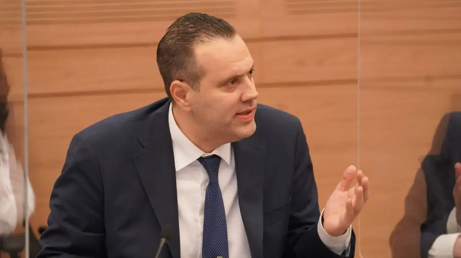 מיקי זוהר במהלך כינוס ועדת הכנסת | פניית יו"ר סיעת הליכוד בבקשה להכריז על חברת הכנסת יפעת שאשא ביטון כפורשת מסיעת הליכוד. כנסת, ירושלים מיקי זוהר במהלך כינוס ועדת הכנסת | פניית יו"ר סיעת הליכוד בבקשה להכריז על חברת הכנסת יפעת שאשא ביטון כפורשת מסיעת הליכוד. כנסת, ירושלים