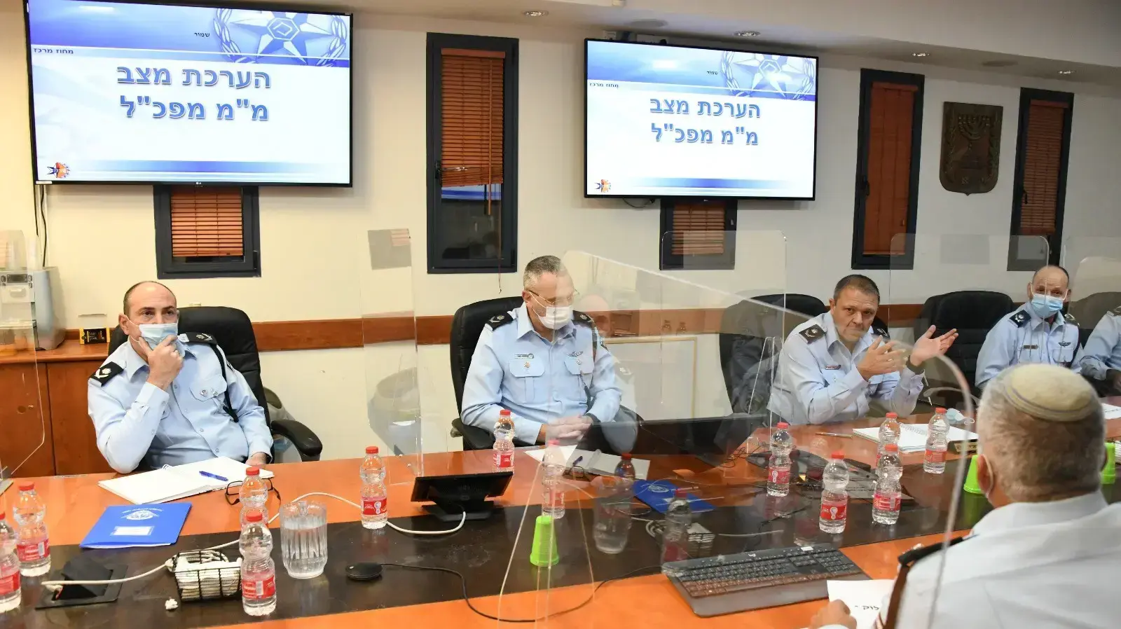 מ"מ המפכ"ל מוטי כהן בהערכת מצב עם בכירי המשטרה בעקבות הרצח הכפול בכביש 6. 28 בדצמבר 2020 מ"מ המפכ"ל מוטי כהן בהערכת מצב עם בכירי המשטרה בעקבות הרצח הכפול בכביש 6. 28 בדצמבר 2020