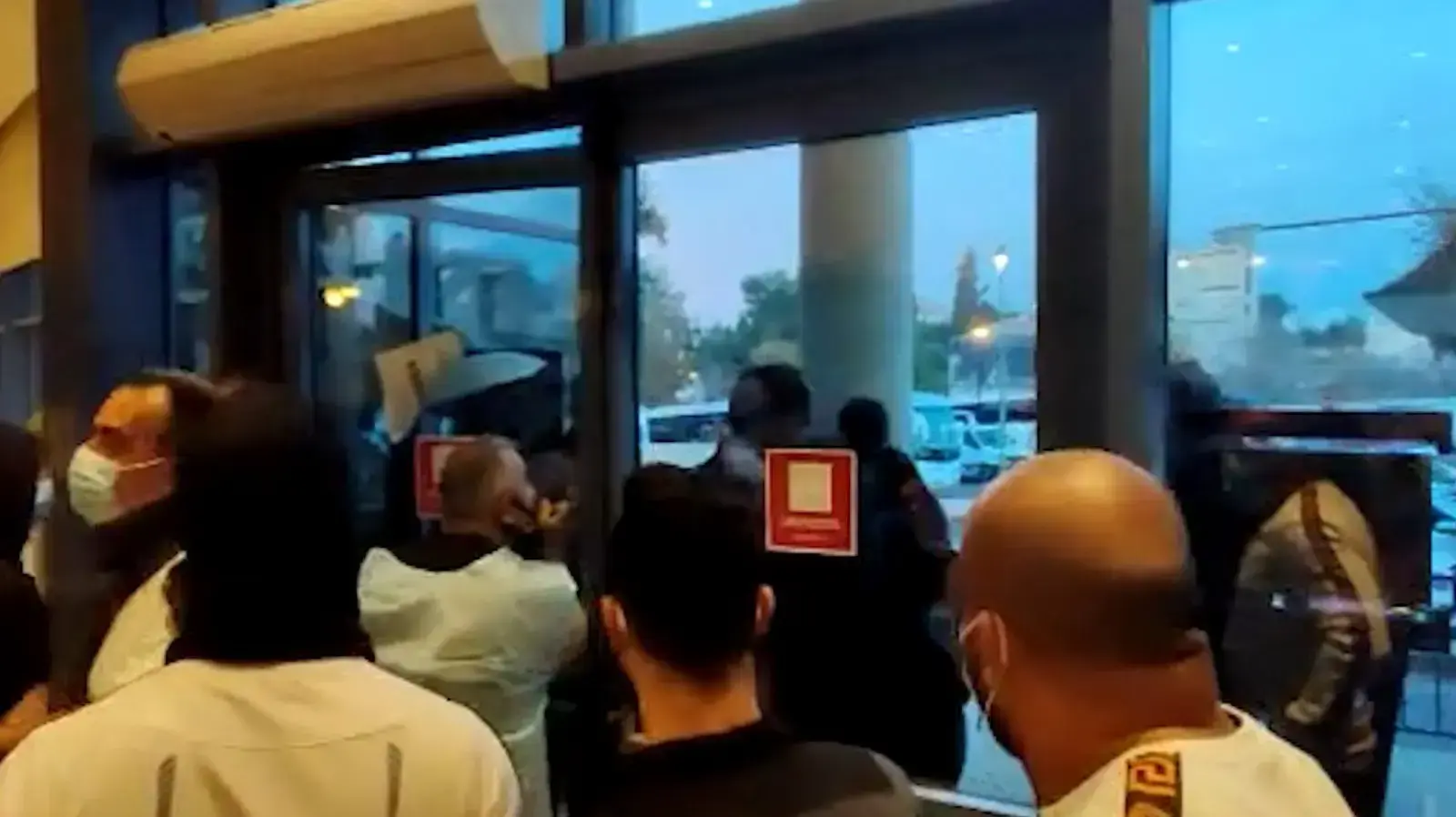 מבודדים במלונית בירושלים דורשים להשתחרר לבתיהם, 28 בדצמבר 2020