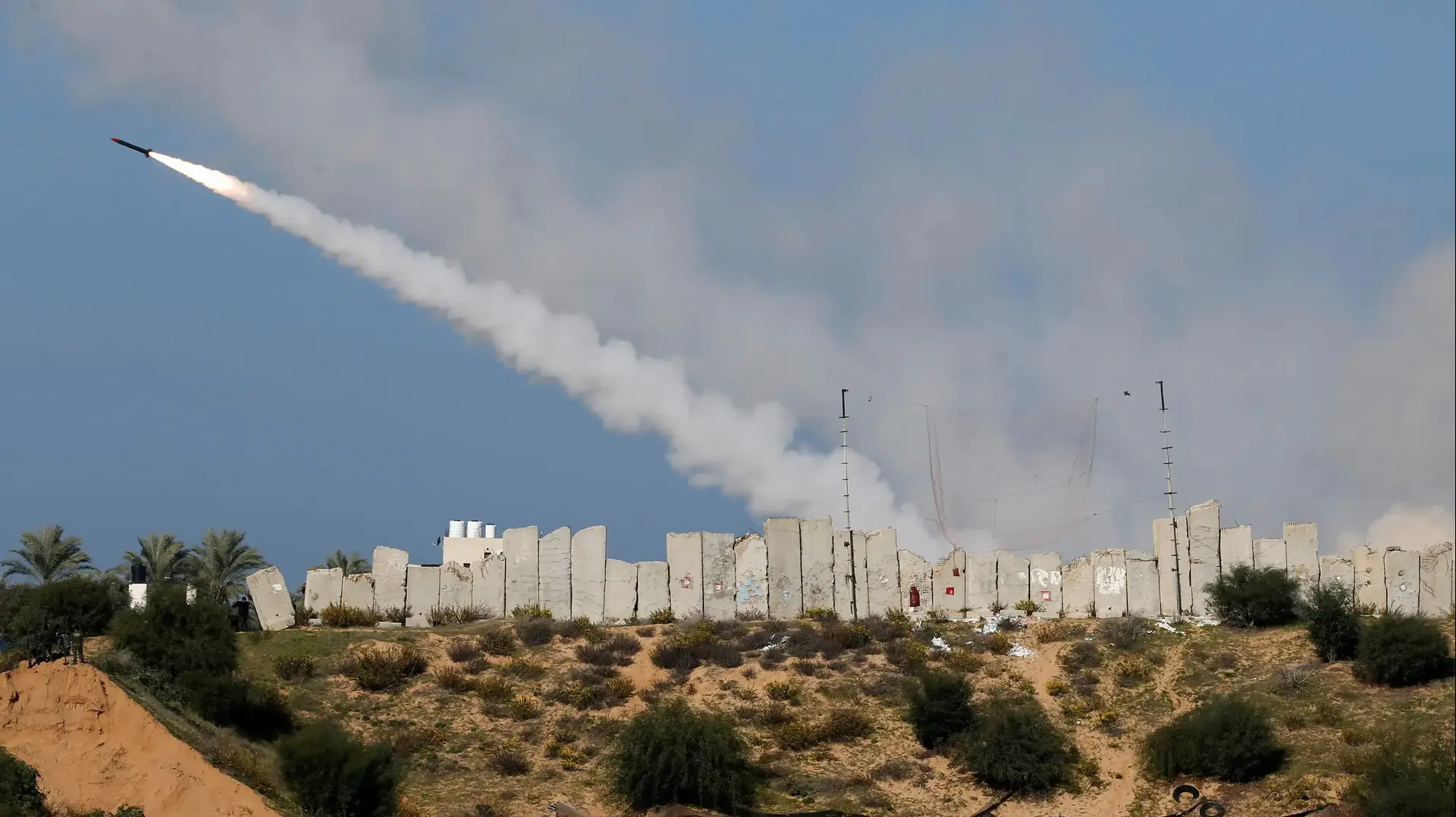 שיגור רקטות במהלך תרגיל צבאי בעזה 29 בדצמבר 2020