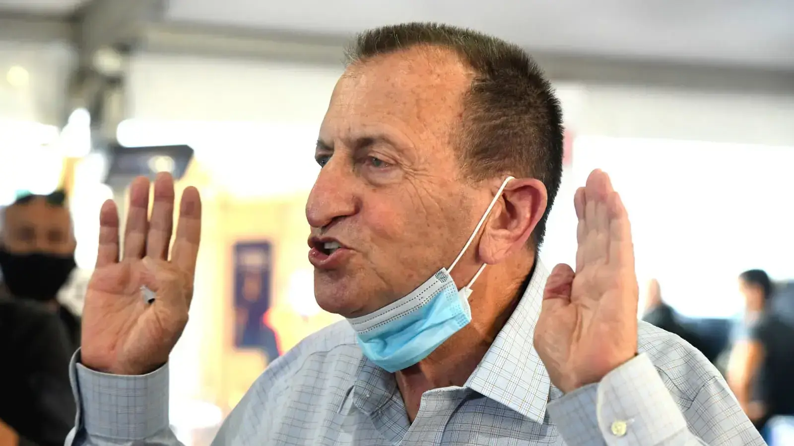 הצהרה של רון חולדאי במתחם החיסונים לקורונה בבכיכר רבין, ת"א 31 בדצמבר 2020 הצהרה של רון חולדאי במתחם החיסונים לקורונה בבכיכר רבין, ת"א 31 בדצמבר 2020