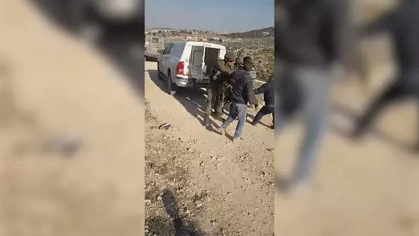 פלסטיני נפצע במהלך עימות מול כוחות צה"ל בדרום הר חברון - GIF