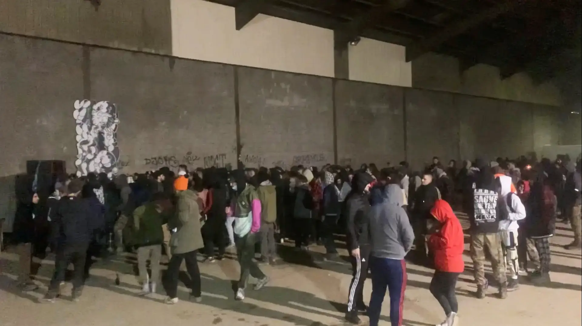 מסיבה לשנה החדשה סמוך לראן, צרפת מסיבה לשנה החדשה סמוך לראן, צרפת