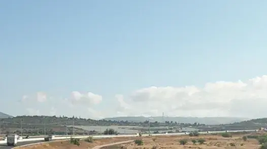 שוטרים משטרה צבאית מסכנים את חייהם כדי לרשום דוחות תנועה שוטרים משטרה צבאית מסכנים את חייהם כדי לרשום דוחות תנועה
