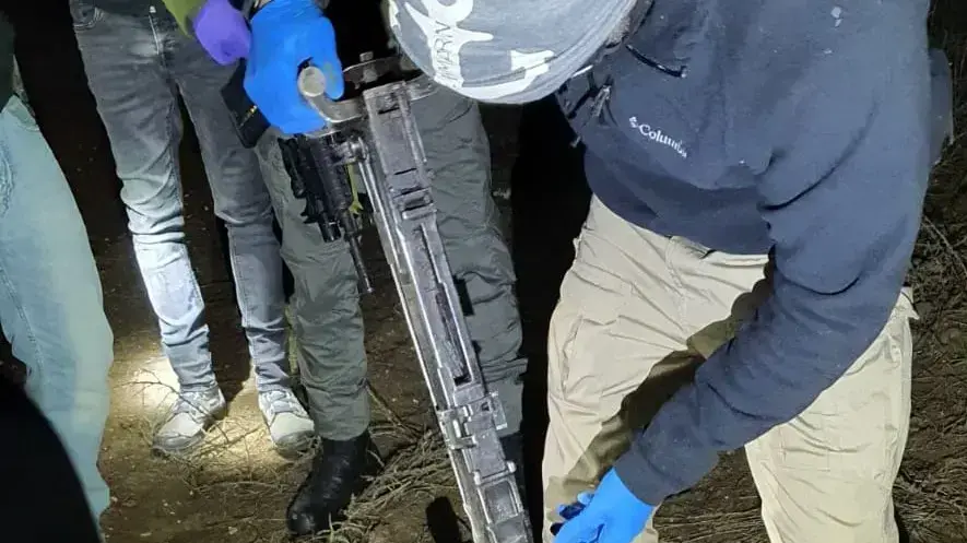 נשק שנתפס במהלך פשיטה משטרתית בצפון. 1 בינואר 2020 נשק שנתפס במהלך פשיטה משטרתית בצפון. 1 בינואר 2020
