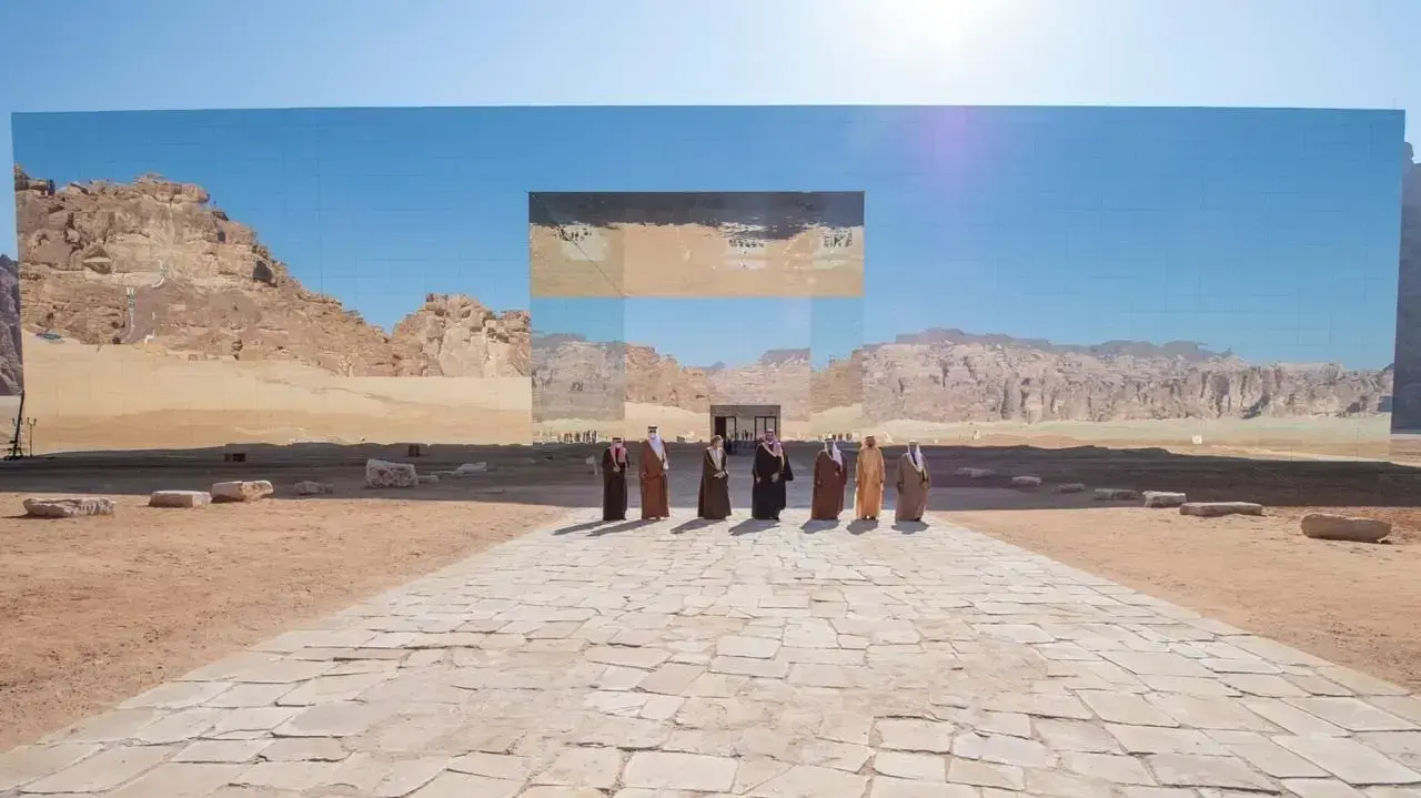 מנהיגי העולם הערבי מתייצבים לתצלום קבוצתי במהלך פסגה בנושא שיתוף פעולה במפרץ
בערב הסעודית, 5 בינואר 2021.
מנהיגי העולם הערבי מתייצבים לתצלום קבוצתי במהלך פסגה בנושא שיתוף פעולה במפרץ
בערב הסעודית, 5 בינואר 2021.