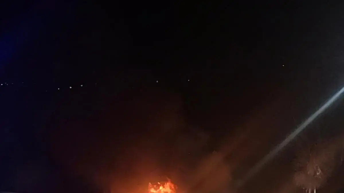 
רכב המשטרה שהוצת בקריית השמונה, הרביעי מאז תחילת השנה. 6 בינואר 2021