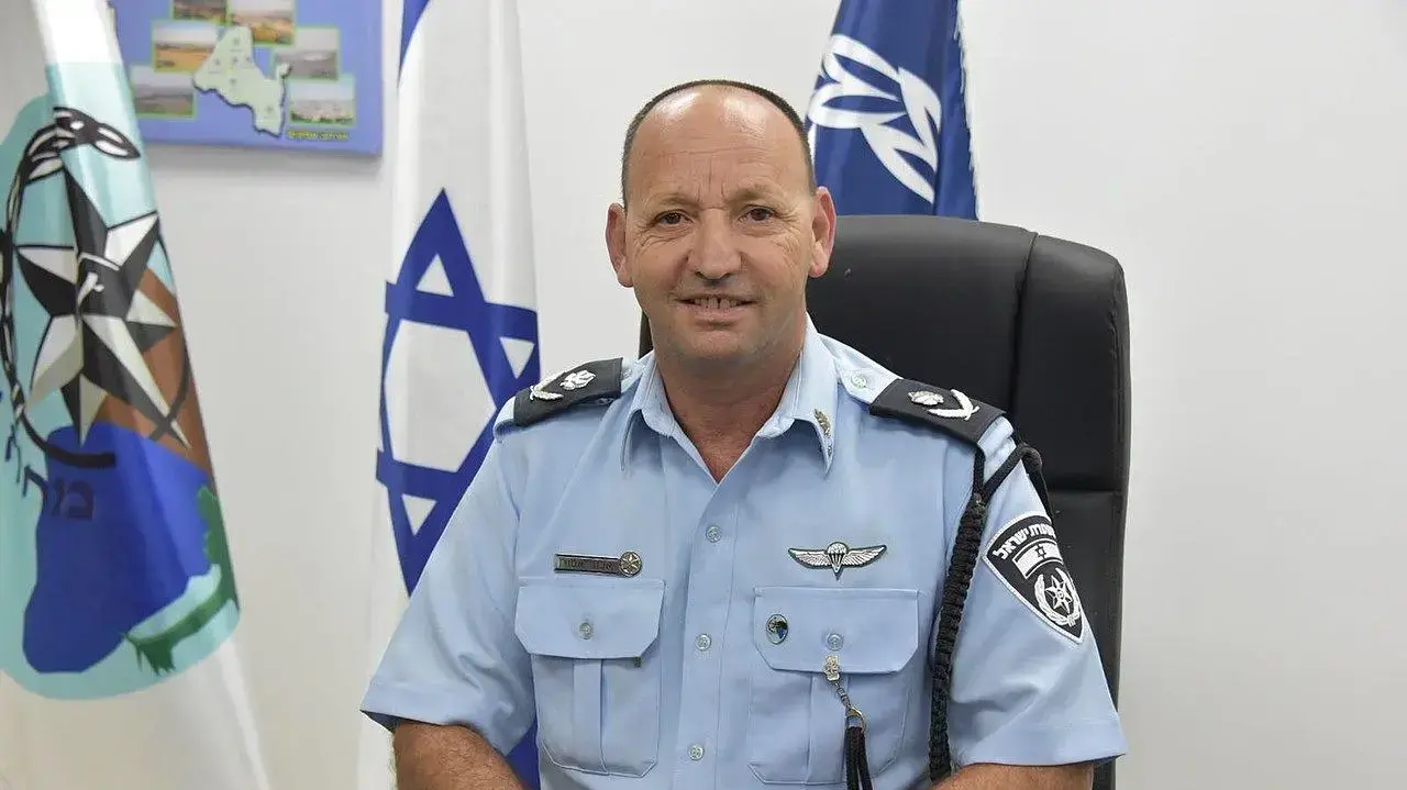 ניצב אלון אסור ניצב אלון אסור