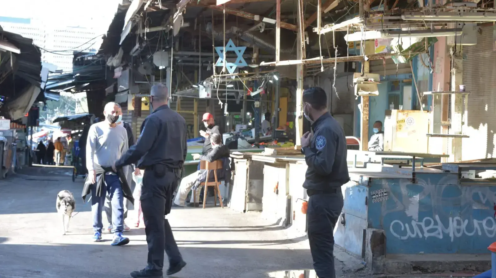 כניסת הסגר ההרמטי, שוק הכרמל תל אביב יפו, 8 בינואר 2020 כניסת הסגר ההרמטי, שוק הכרמל תל אביב יפו, 8 בינואר 2020