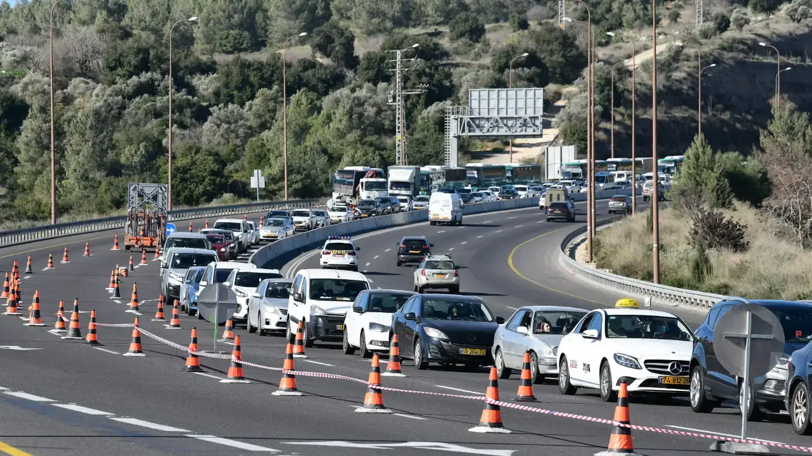 לקראת כניסת הסגר ההרמטי, פקקים במחסום מחלף חמד, 8 בינואר 2021 לקראת כניסת הסגר ההרמטי, פקקים במחסום מחלף חמד, 8 בינואר 2021
