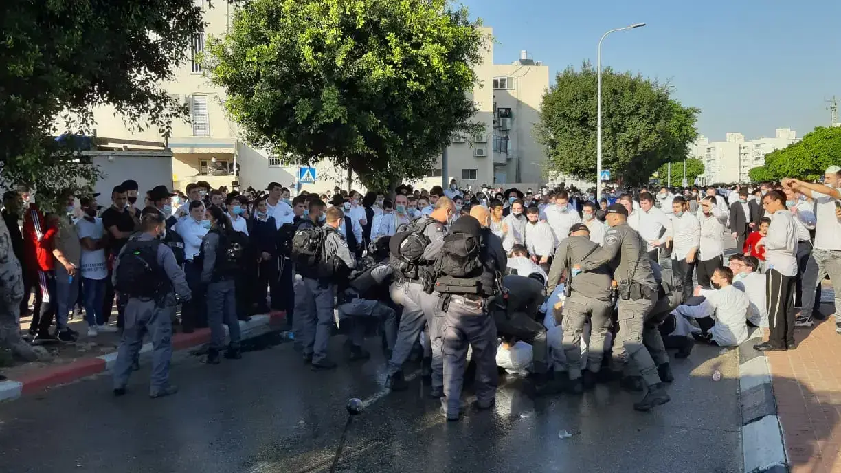 התקהלות חרדים באשדוד 11 בינואר 2021
התקהלות חרדים באשדוד 11 בינואר 2021