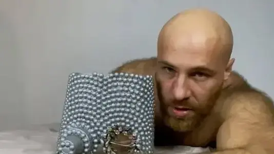 יורי והחפץ המוזר יורי והחפץ המוזר