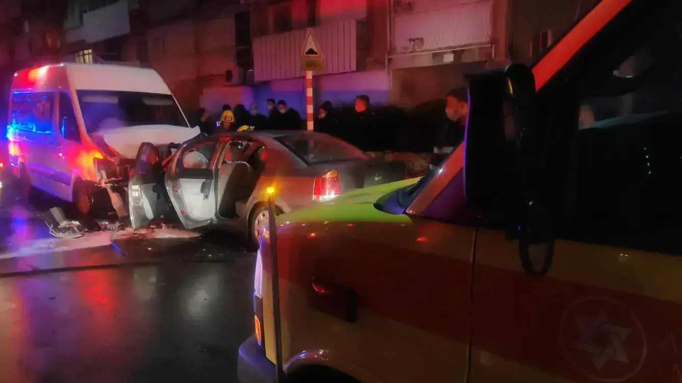 זירת תאונת דרכים ברחוב קדיש לוז בקריית מוצקין, 15 בינואר 2021 זירת תאונת דרכים ברחוב קדיש לוז בקריית מוצקין, 15 בינואר 2021