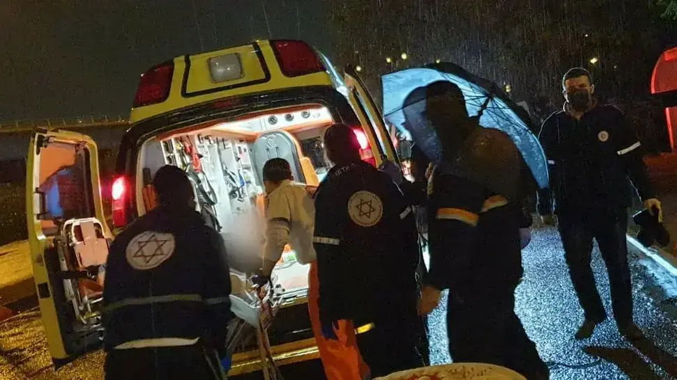 פינוי מזירת תאונת דרכים בכביש 4 בצומת וולקן בחיפה, 17 בינואר 2021 פינוי מזירת תאונת דרכים בכביש 4 בצומת וולקן בחיפה, 17 בינואר 2021