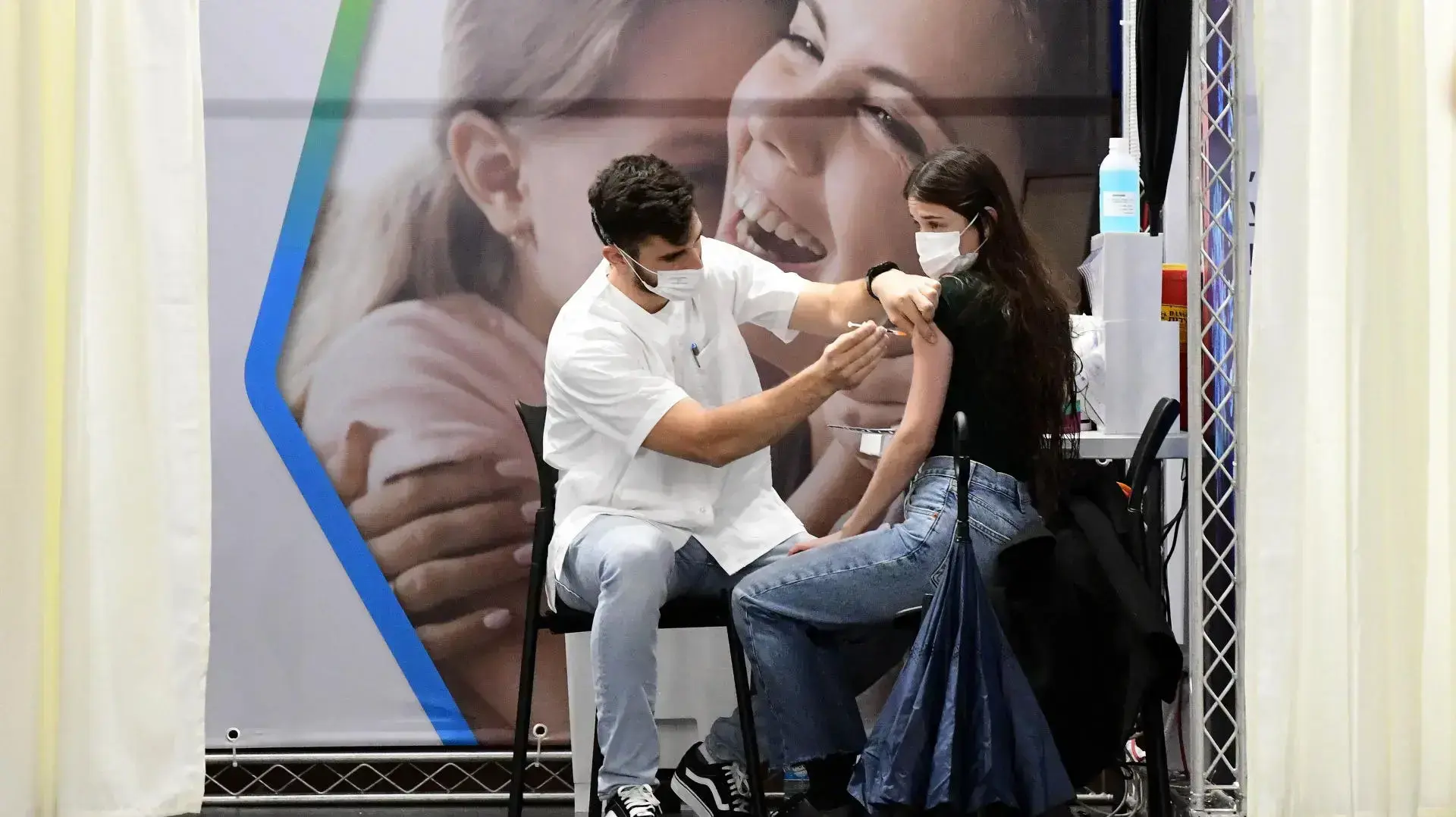 מתחם חיסוני קורונה של קופת חולים כללית, פתח תקווה, 17 בינואר 2021