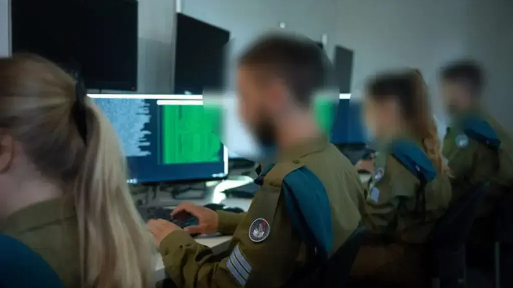 חיילי 8200 חיילי 8200