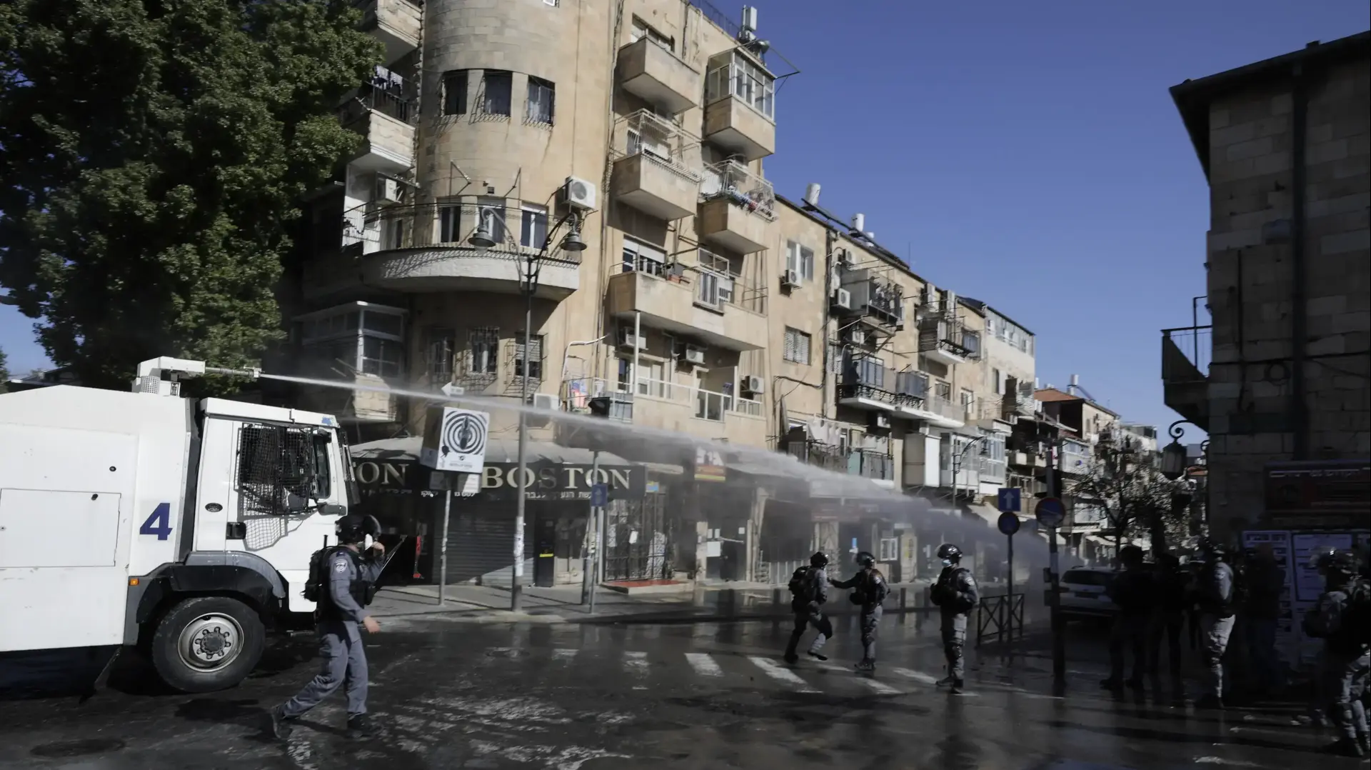 עשרות שוטרים הגיעו בשעות הבוקר המוקדמות לישיבת גרודנא באשדוד, 24 בינואר 2021 עשרות שוטרים הגיעו בשעות הבוקר המוקדמות לישיבת גרודנא באשדוד, 24 בינואר 2021