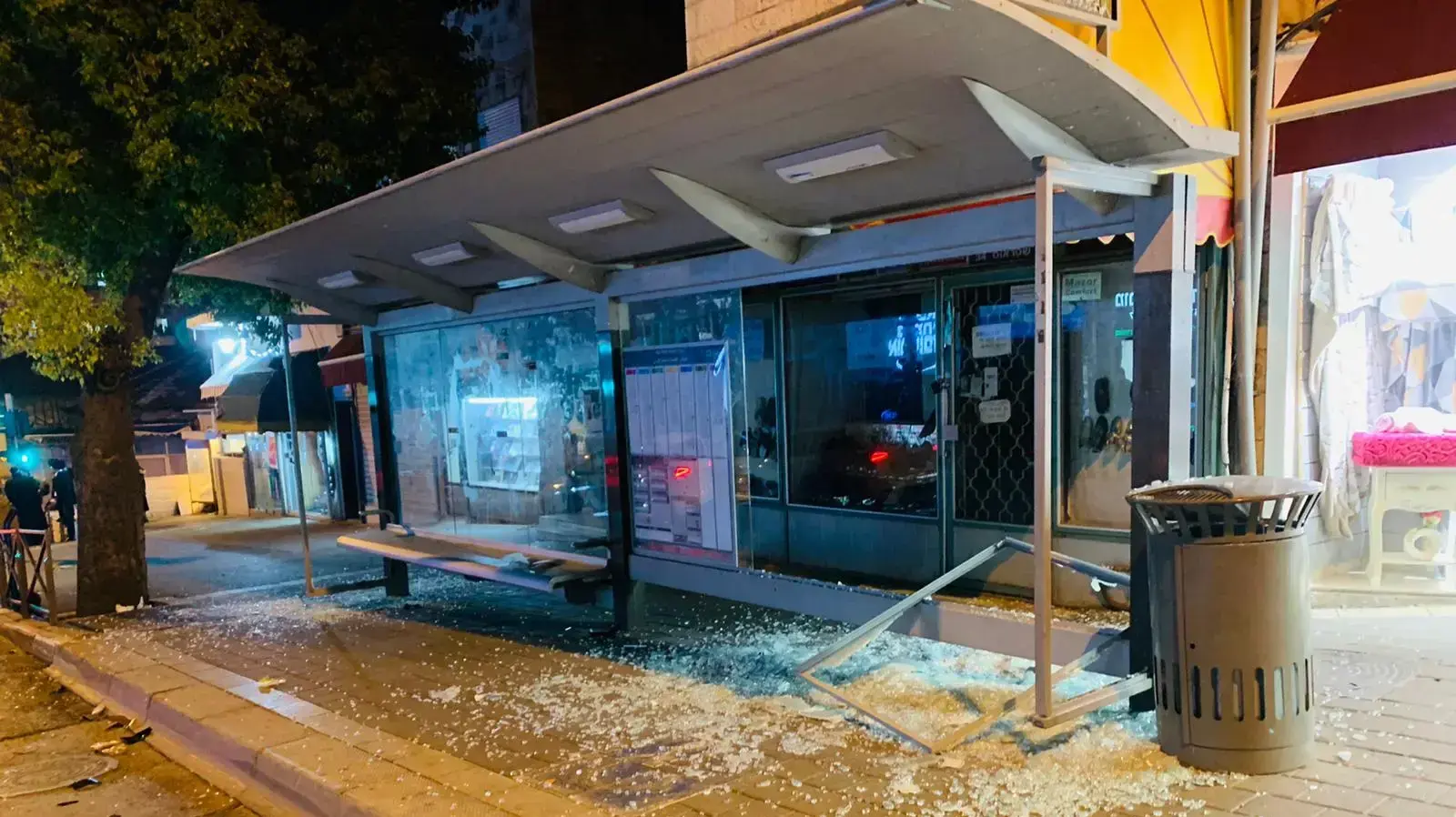 השחתה של תחנת רכבת קלה בירושלים. 24 בינואר 2021 השחתה של תחנת רכבת קלה בירושלים. 24 בינואר 2021