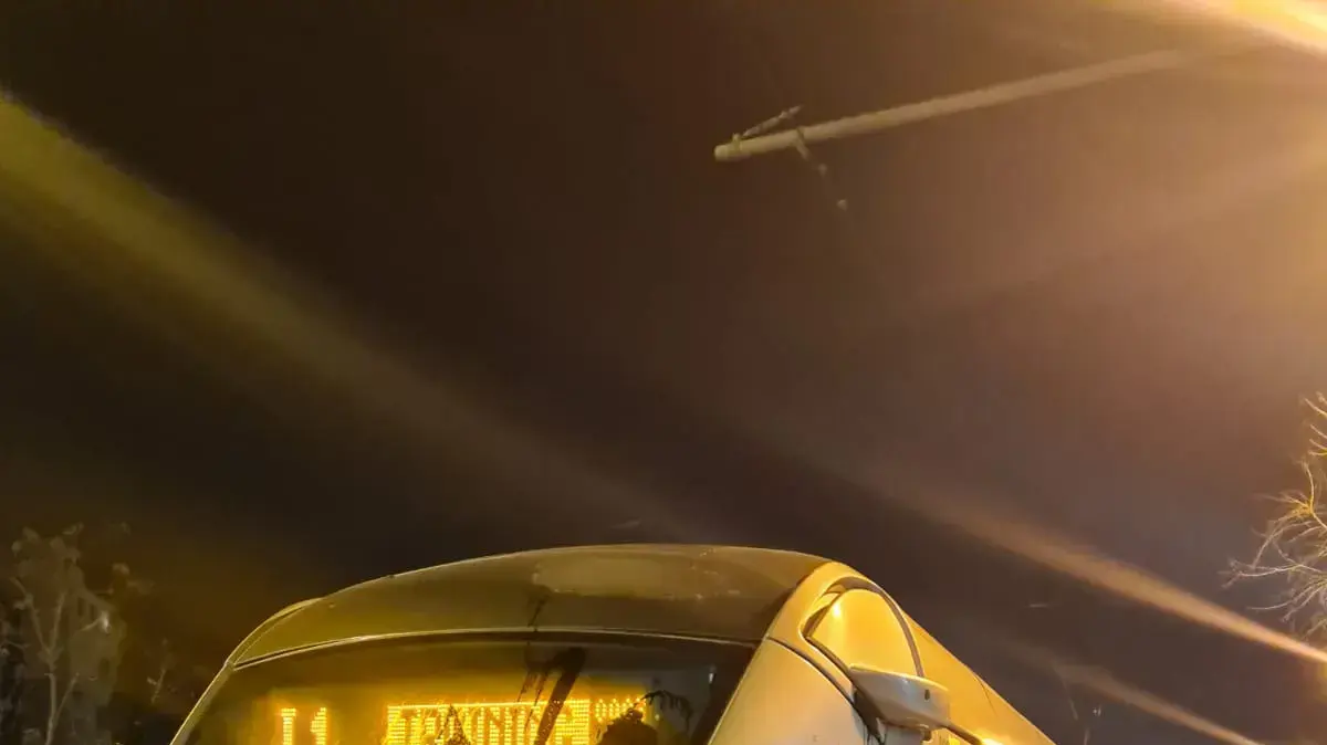 רכבת קלה שהושחתה ע"י מפגינים בירושלים, במחאה נגד תוואי הרכבת הקלה. 24 בינואר 2021 רכבת קלה שהושחתה ע"י מפגינים בירושלים, במחאה נגד תוואי הרכבת הקלה. 24 בינואר 2021