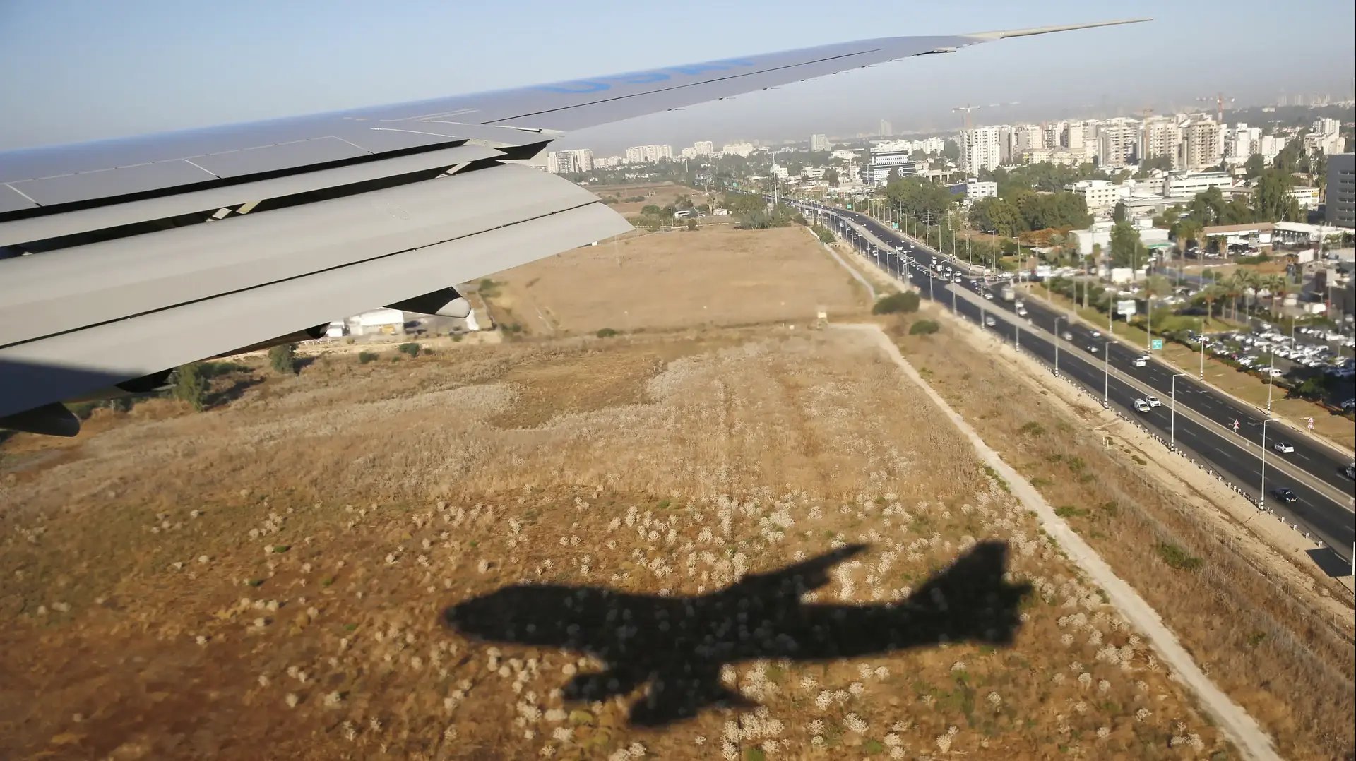 מטוס מתכונן לנחיתה מעל נתב"ג, 27 בינואר 2021